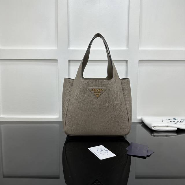 Prada new counter quality, top original calfskin, original hardware, real shot,
