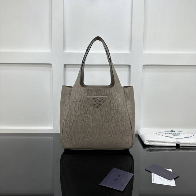 Prada new counter quality, top original calfskin, original hardware, real shot,