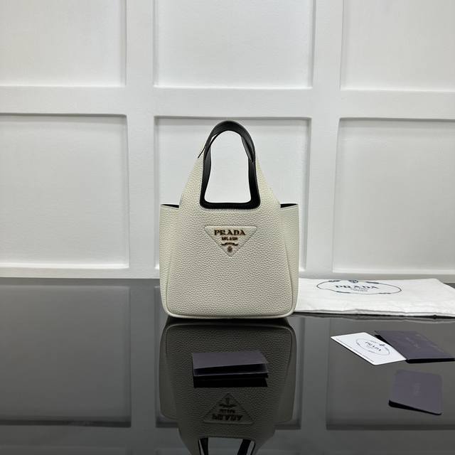 Prada new counter quality, top-grade original leather, original hardware, real s