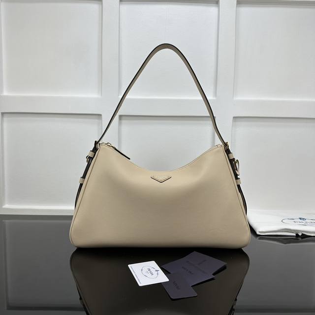 Prada new counter quality, top-grade original leather, original hardware, real s