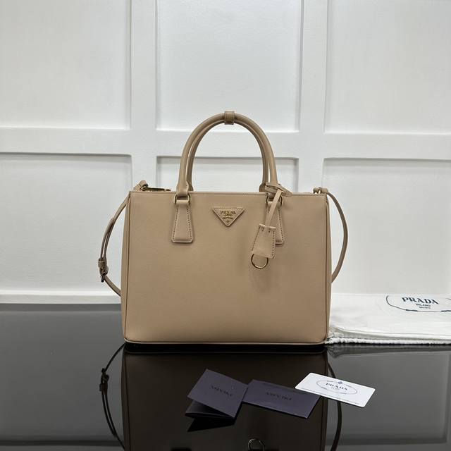 Prada new counter quality, top-grade original leather, original hardware, real s