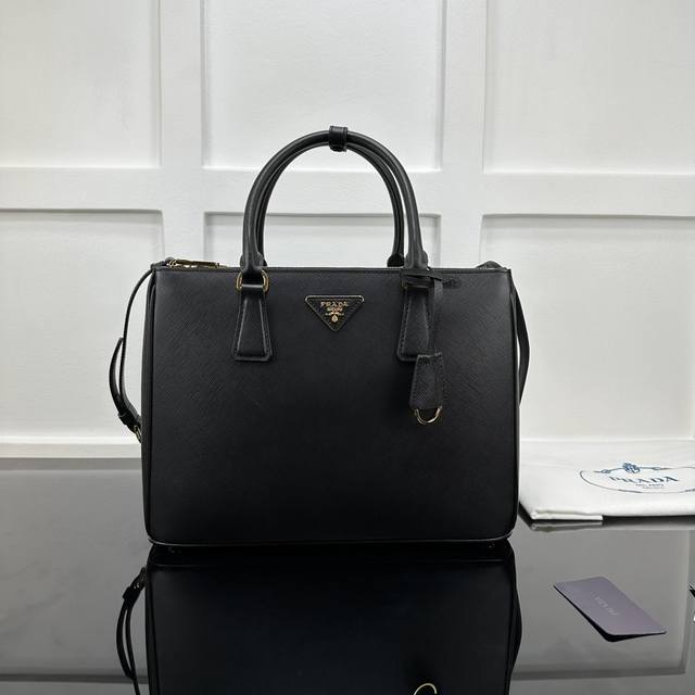 Prada new counter quality, top original leather, original hardware, killer bag l