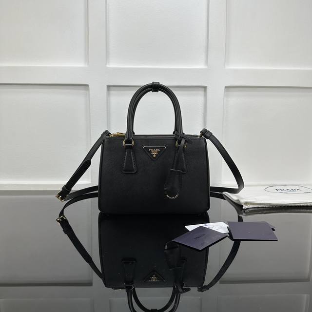 Prada new counter quality, top original leather, original hardware, killer bag s
