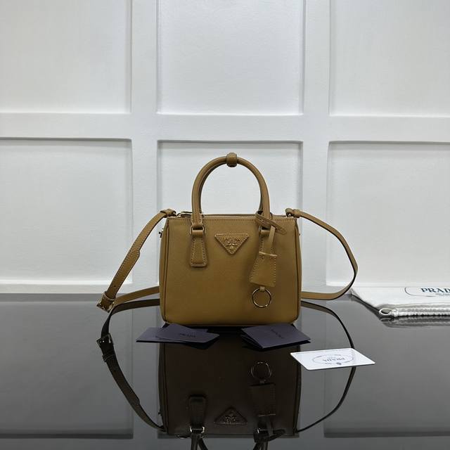 Prada new counter quality, top-grade original leather, original hardware, Mini k