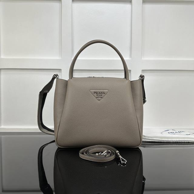 Prada new counter quality, top original leather, original hardware, real shot, m