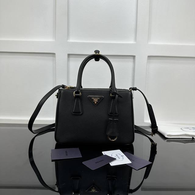 Prada new counter quality, top original leather, original hardware, killer bag s