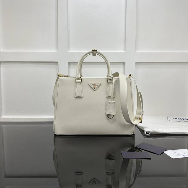 Prada new counter quality, top original leather, original hardware, killer bag l