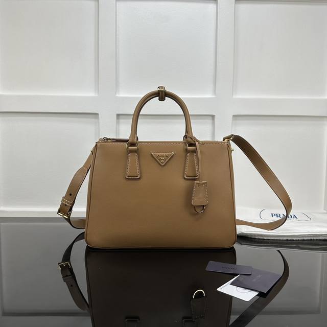 Prada new counter quality, top original leather, original hardware, killer bag l