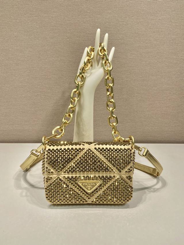 Super original new crystal bag 1Bd329 This model uses imitation crystal and hand