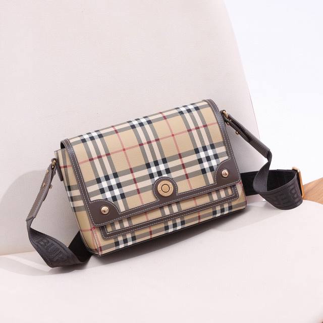 New Note Crossbody Bag New Colour New Colour Made of grained leather and Vintage