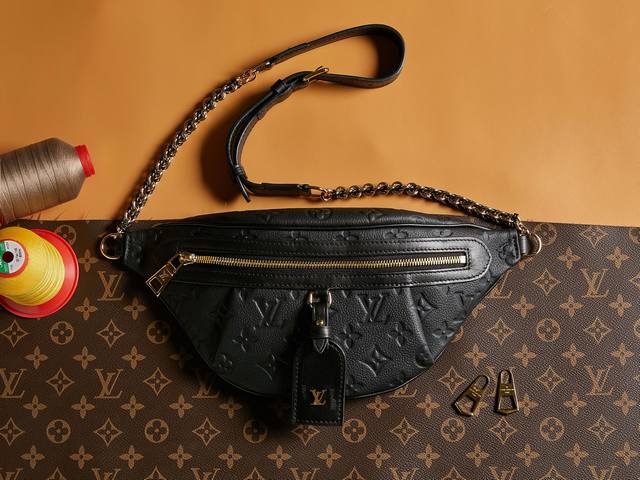 Top Original Home Real Shot Dynamic 163 M14353 This unique High Rise waist bag i