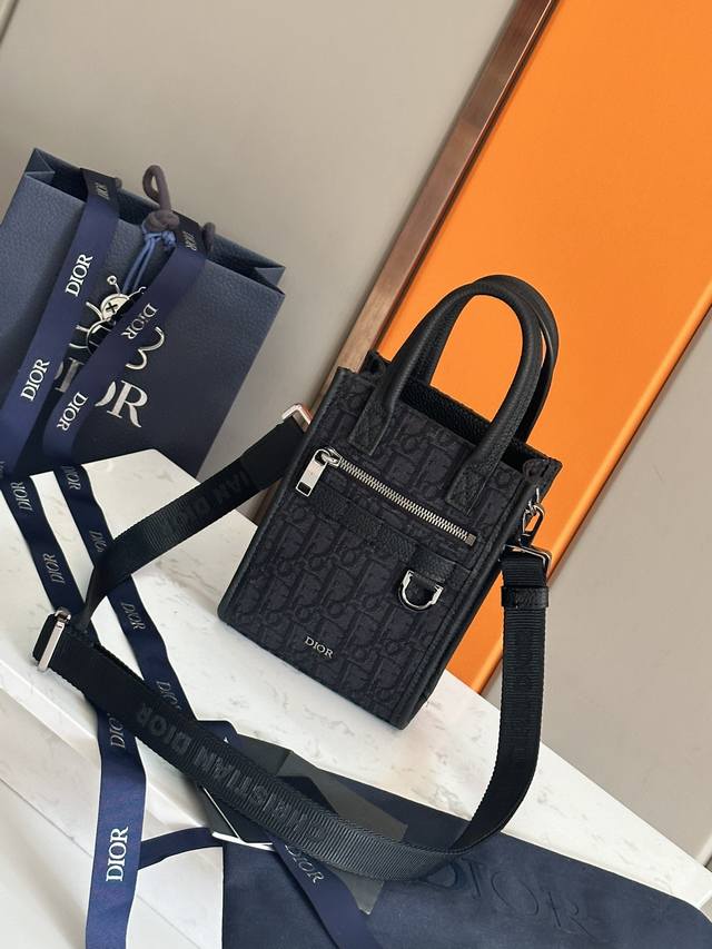 Top Original Diorsafari North-South Mini Bag This Safari North-South Mini Bag is
