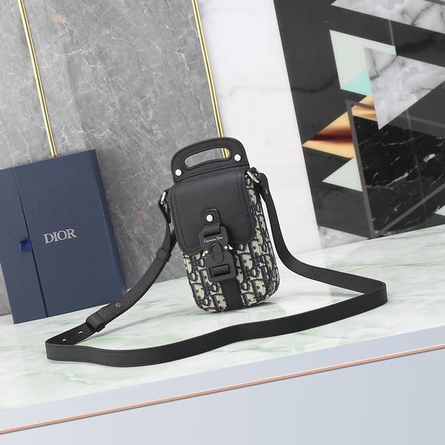 Dior's top imported original embroidery with imported cowhide saddle handbag Thi