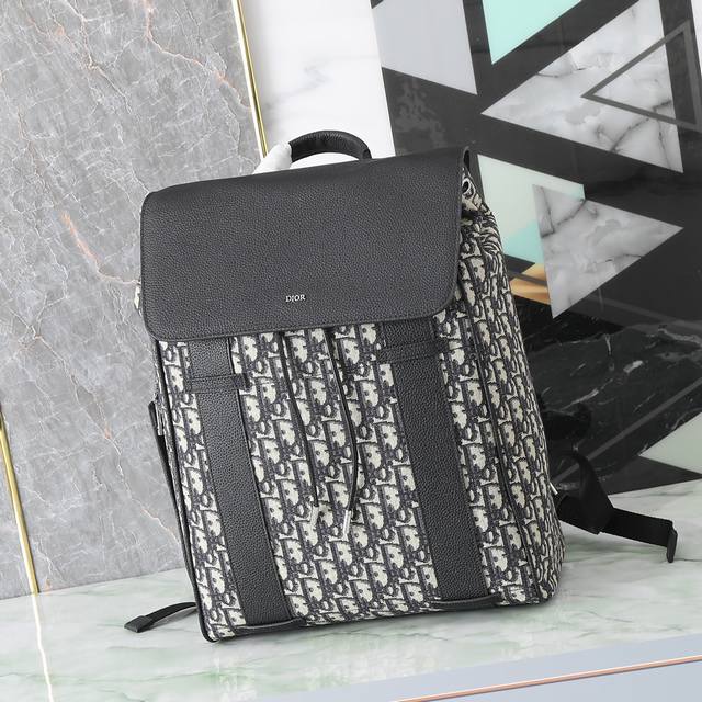 Dior Oblique backpack for men Model: 1Esba102Ywy Apricot jacquard Motion black D