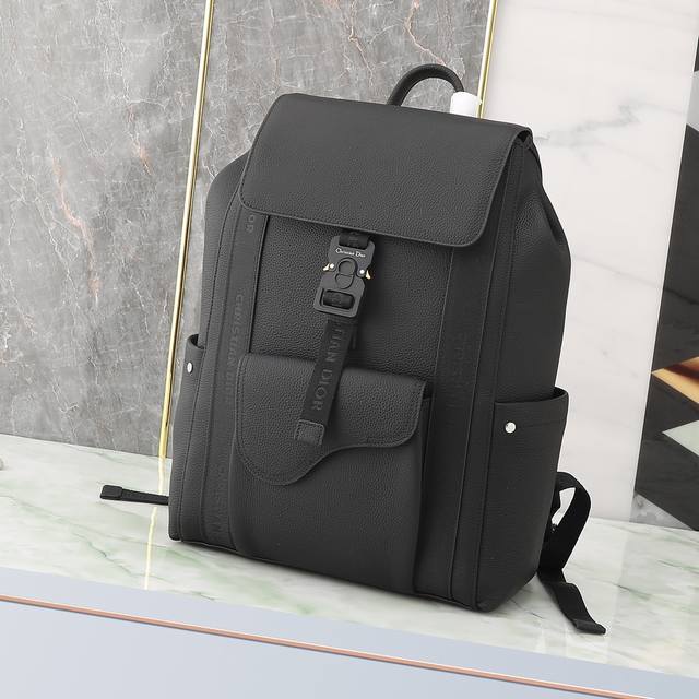 Original product available in counters, original quality Dior Oblique men's back