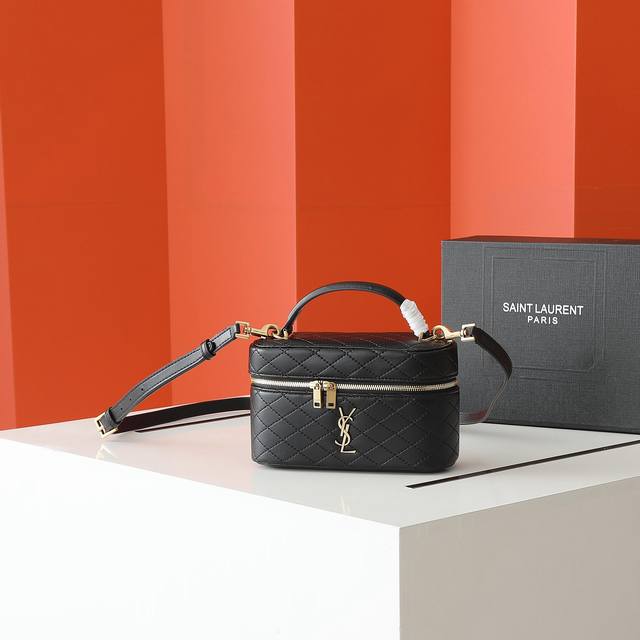 Gaby Vanity Bag Mini Lambskin Shoulder Clutch Zip around clutch with Le Cassandr