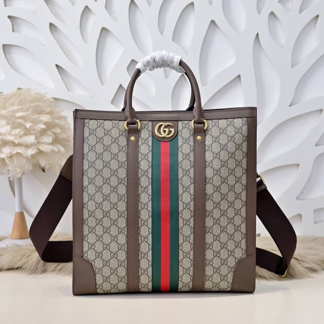 Gucci - Gucci's latest men's handbags are made of imported calfskin leather. The