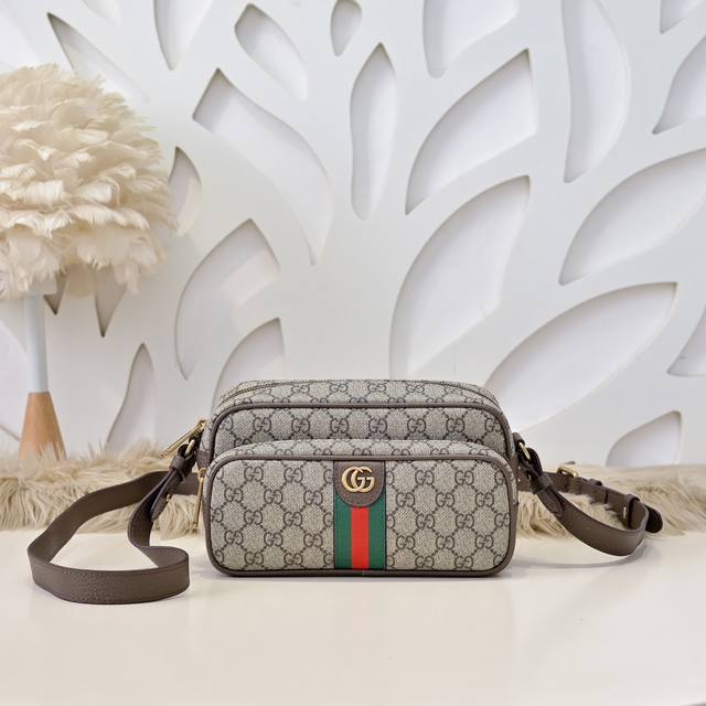 Gucci - Gucci's latest men's messenger bag shoulder bag made of imported calfski