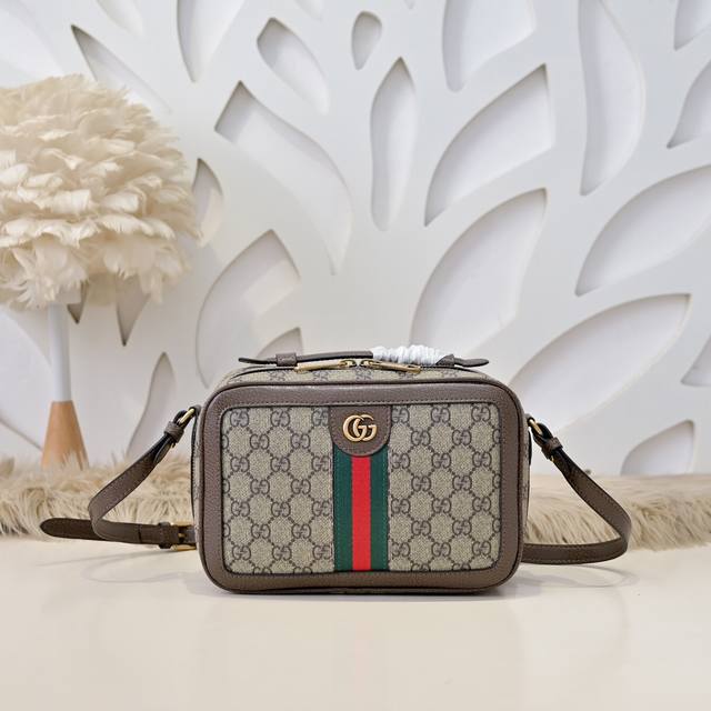 Gucci - Gucci's latest men's messenger bag shoulder bag made of imported calfski