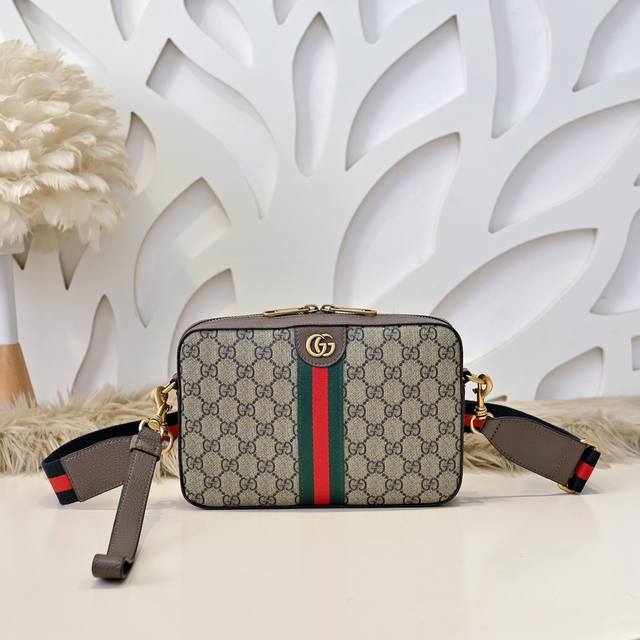 Gucci - Gucci's latest men's messenger bag shoulder bag made of imported calfski
