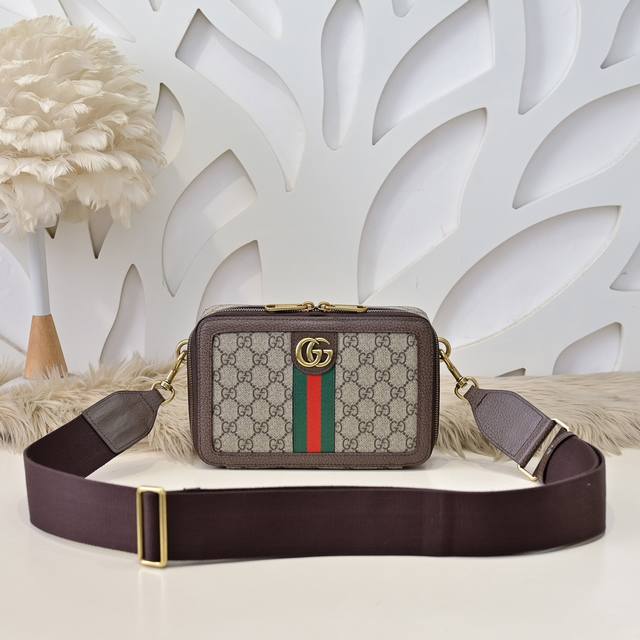 Gucci - Gucci's latest men's messenger bag shoulder bag made of imported calfski