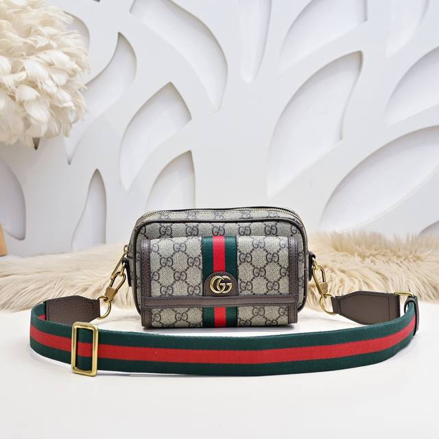 Gucci - Gucci's latest men's messenger bag shoulder bag made of imported calfski