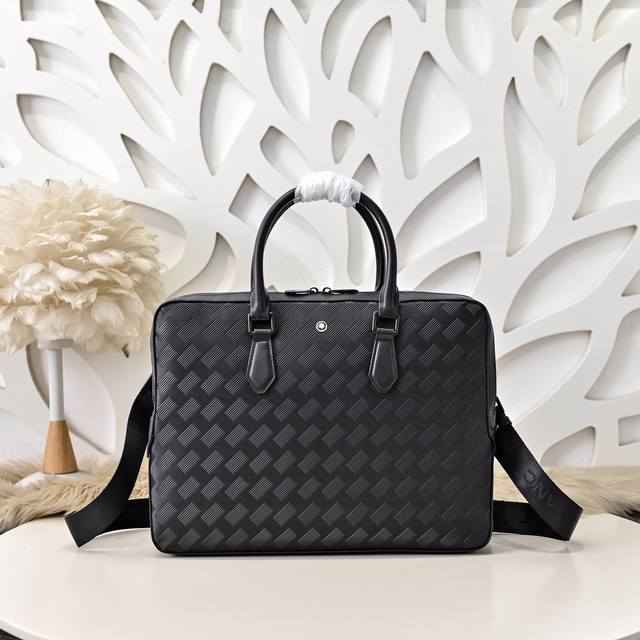 Mont Blanc - The latest men's briefcase is made of top-grain cowhide leather. It