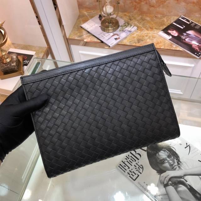 Bv men's handbags, brand new counter, brand new bag body is well known to the wo