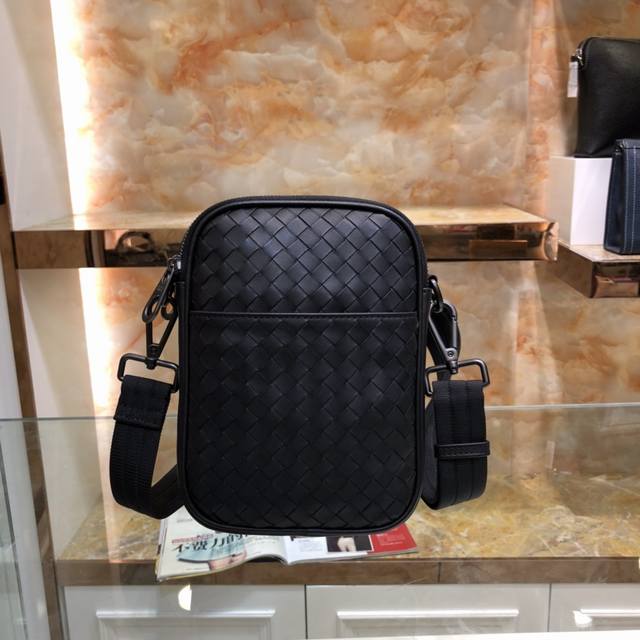 Bv top official website popular simple and generous men's small shoulder bag mob