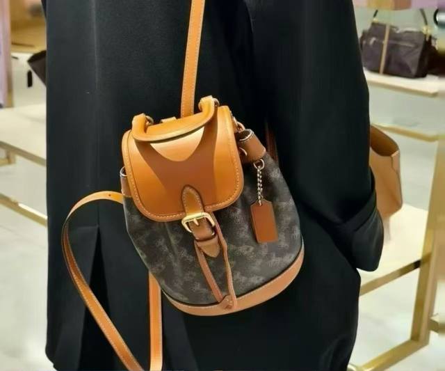 New Cam31, Cam32 Coach Harper Backpack Denim Handbag Crossbody Shoulder Bag. Siz