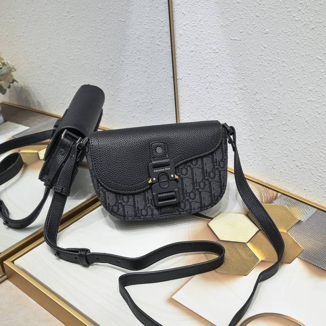Upgraded version Original fabric with genuine leather, Di.Or's saddle clutch wit