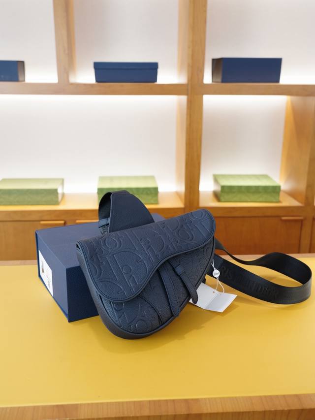 High-end crossbody shoulder bag from Dior official website Timeless iconic produ