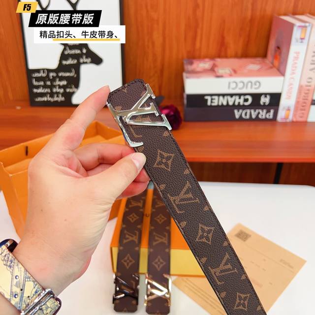 Original quality perforated Brand: Louis L men's Color: brown Buckle: gold, silv