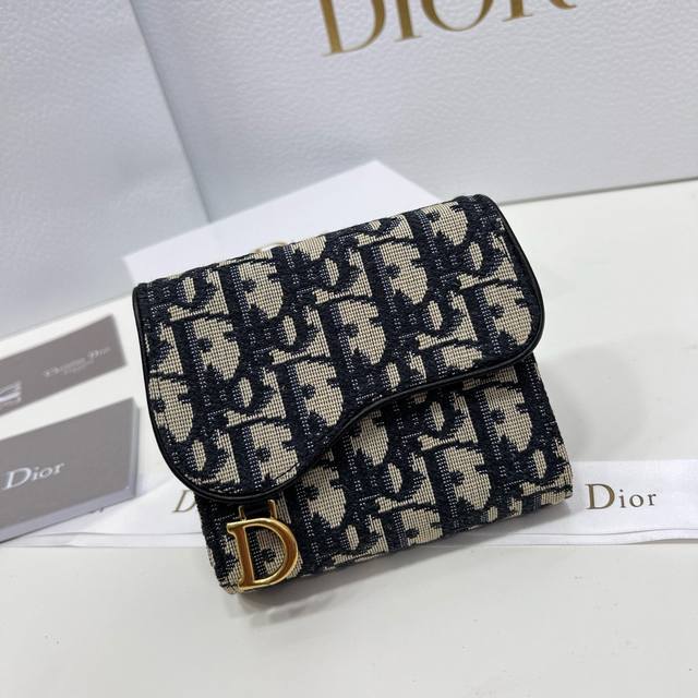 Dior 2381 Color Black Gray Red Size: 11*10*2 New autumn and winter styles are no
