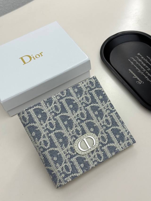 Dior 9887 Color Milky White Size: 11*10*1.5 Dior counter new style is hot! Synch