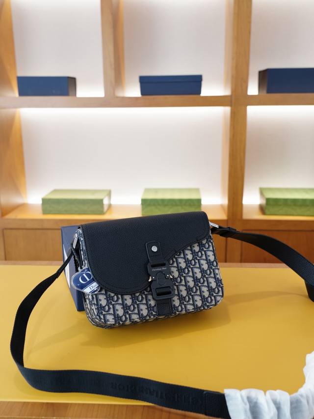 High-end crossbody shoulder bag from Dior official website Timeless iconic produ