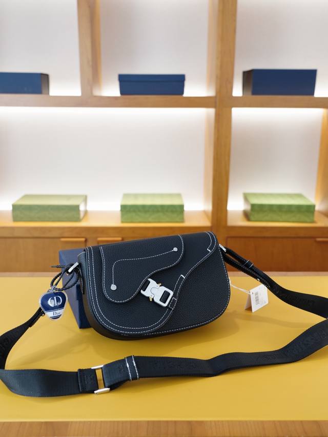 High-end crossbody shoulder bag from Dior official website Timeless iconic produ