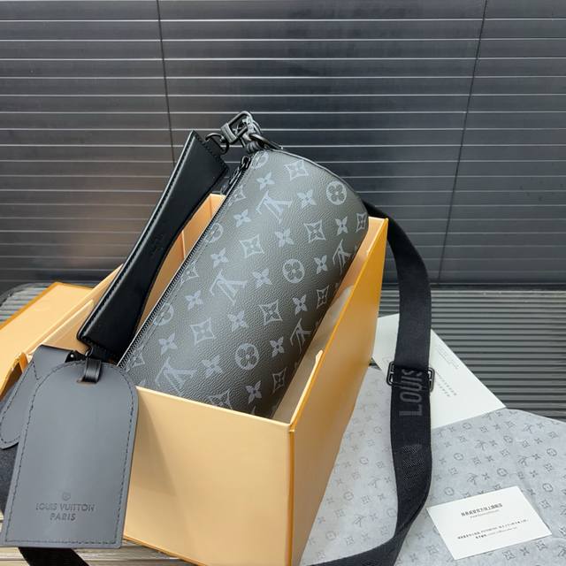 Louisvuitton Soft Polochon Orange Monogram Series Removable and adjustable shoul