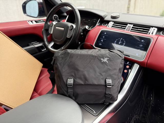 New high-end "Arcteryx" Arc'teryx shoulder bag Arc'teryx messenger bag Classic m