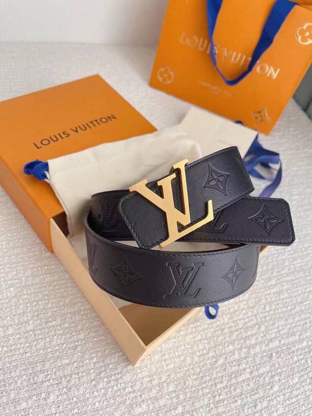 Lv Initiales 40mm imported leather ostrich leather belt interprets two classics