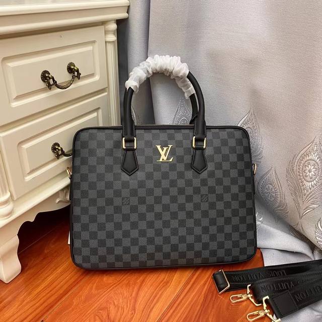 Top original 33109-5 black grid, made of the new iconic black and gray Monogram