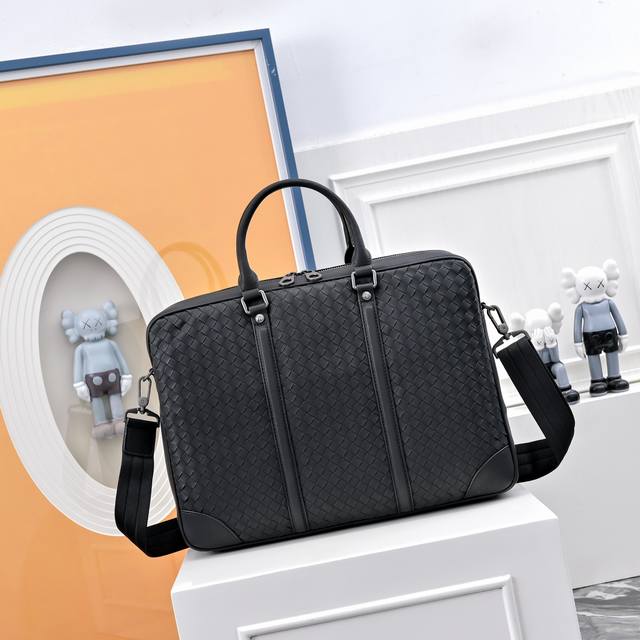 Bv Bottega Veneta upgraded version of the latest Bv briefcase official website s