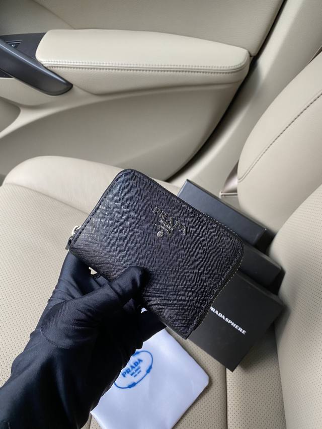 with box Prada hot-selling genuine leather card holder counter latest style, off