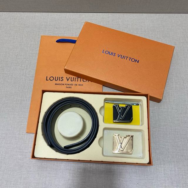 Lv Louis Vuitton boutique