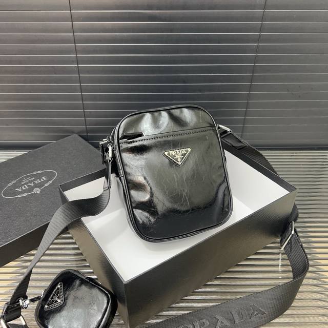 Prada 2-in-1 patent leather messenger bag camera bag unisex messenger bag should
