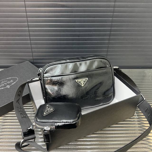 Prada 2-in-1 patent leather messenger bag camera bag unisex messenger bag should