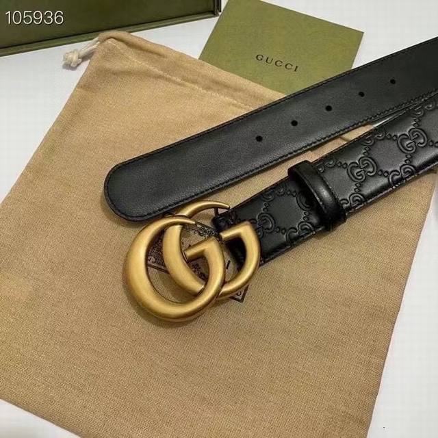 Gucci classic style with embossed G flower, lining with imported black leather,