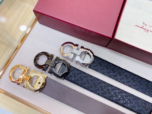 Ferragamo original double-sided imported calfskin belt. Double-sided can be matc