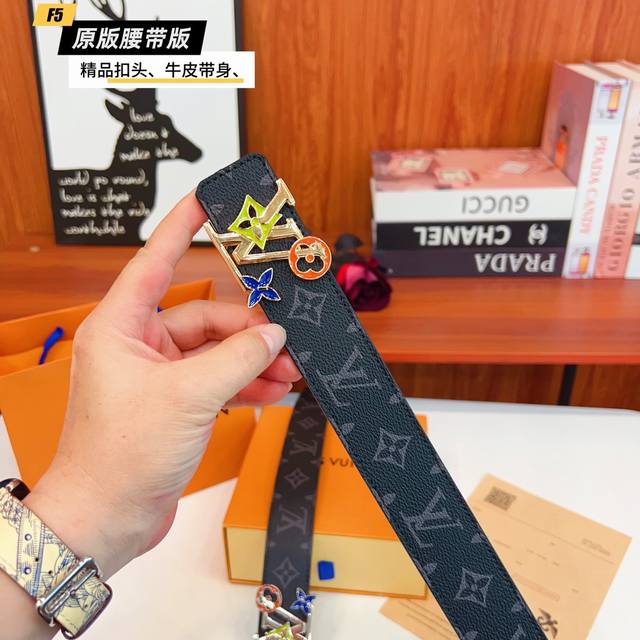 Original quality perforated Brand: Louis L men's Color: black Buckle: gold and s
