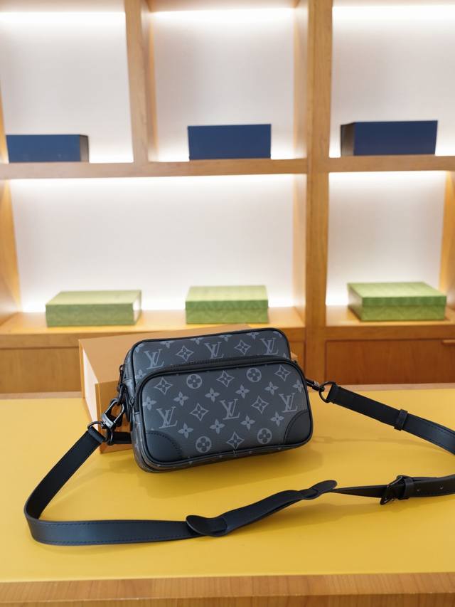 Lv Louis Vuitton official website synchronized high version crossbody shoulder b